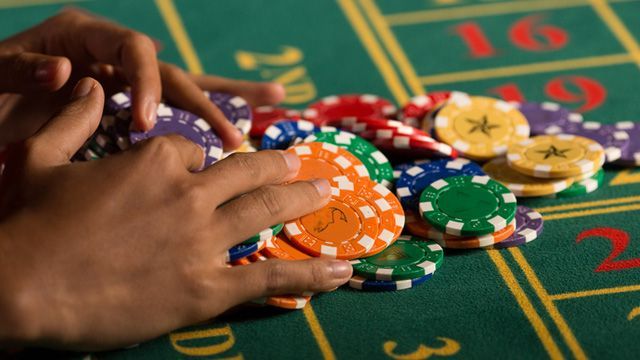 Jackpot Mobile Casino کھلاڑیوں کے لیے لائیو کیسینو سیکشن